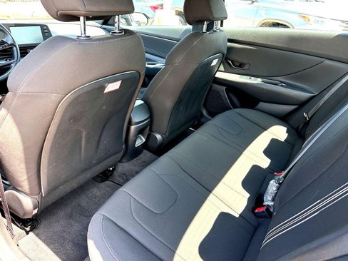 Used 2025 Hyundai Elantra Sport image 25