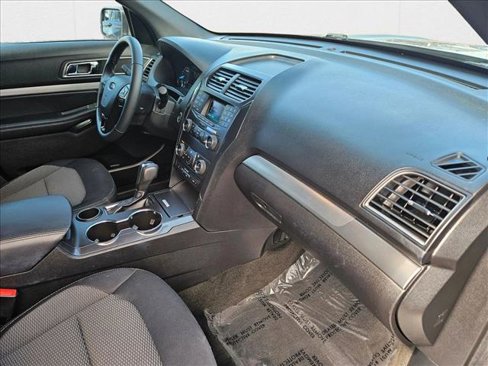 Used 2018 Ford Explorer XLT image 22