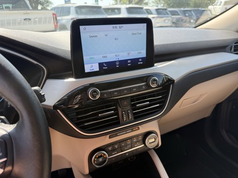 Used 2020 Ford Escape SEL image 19