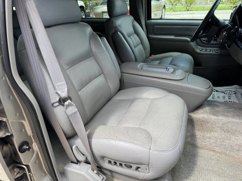 Used 1999 Chevrolet Tahoe 2WD w/ Comfort & Security Pkg image 15