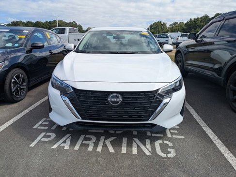 Used 2024 Nissan Sentra SV image 2