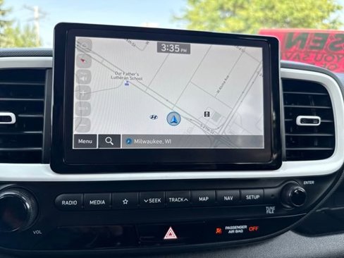 Certified 2022 Hyundai Venue Limited image 22