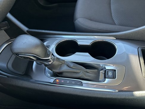 Used 2022 Chevrolet Malibu LT image 30