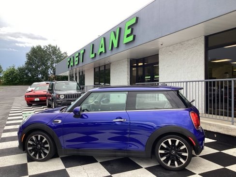 Used 2019 MINI Cooper 2-Door Hardtop image 8
