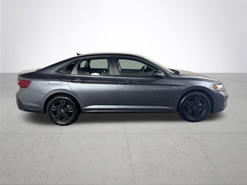 Certified 2024 Volkswagen Jetta SE image 6