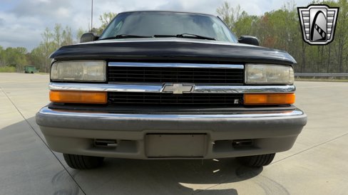 Used 2002 Chevrolet S10 Pickup LS w/ LS Preferred Equipment Group image 7