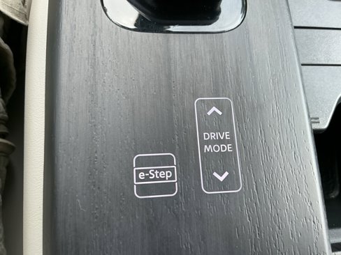 Used 2023 Nissan Ariya FWD image 13