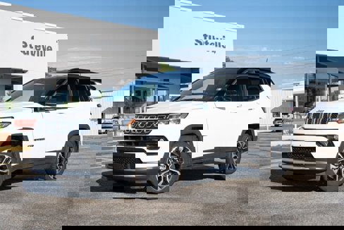 Certified 2024 Jeep Compass Limited image 1