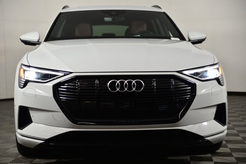 Certified 2022 Audi e-tron Premium w/ Convenience Plus Package image 5