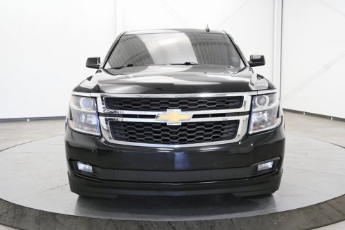 Used 2019 Chevrolet Suburban LT image 2
