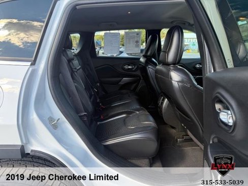 Used 2019 Jeep Cherokee Limited w/ Technology Group image 42