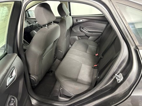 Used 2015 Ford Focus SE image 25