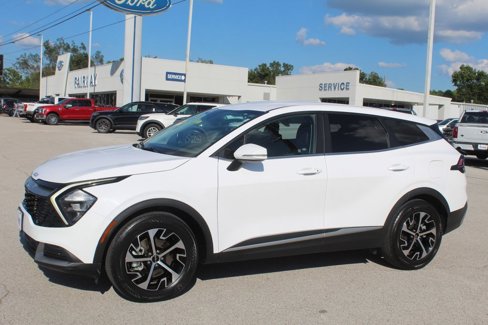 Used 2023 Kia Sportage EX image 2