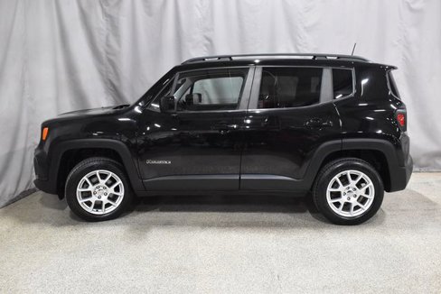 Certified 2019 Jeep Renegade Latitude w/ Cold Weather Group image 5