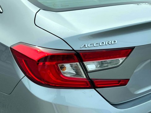 Certified 2018 Honda Accord Touring image 10