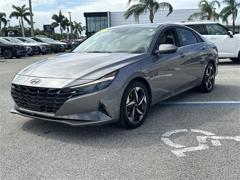 Used 2023 Hyundai Elantra Limited w/ Cargo Package image 2