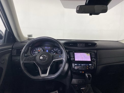 Used 2019 Nissan Rogue SV w/ Premium Package image 14