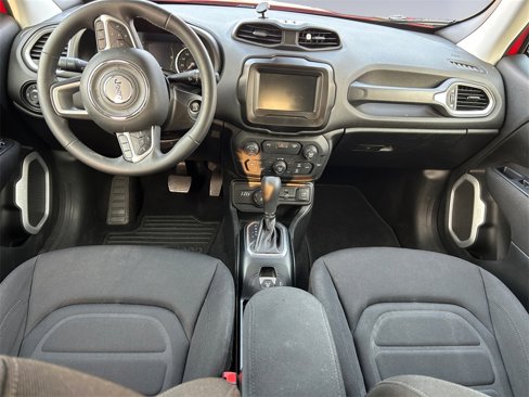 Used 2018 Jeep Renegade Latitude w/ Popular Equipment Group image 12