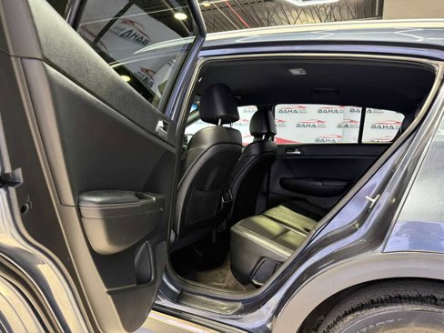 Used 2020 Kia Sportage S image 26