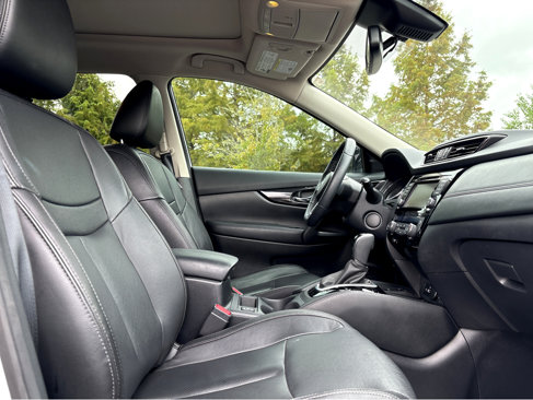 Used 2019 Nissan Rogue SL w/ Premium Package image 8