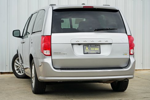 Used 2019 Dodge Grand Caravan SXT image 4