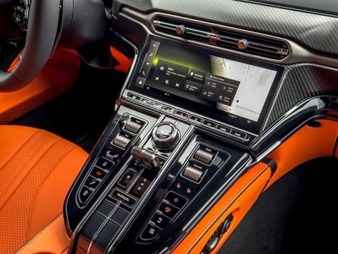 New 2025 Aston Martin V8 Vantage Coupe image 20