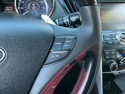Used 2013 Hyundai Sonata Limited w/ Premium Pkg image 27