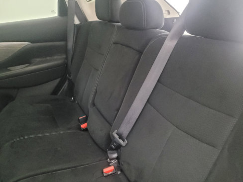 Used 2016 Nissan Murano S image 18