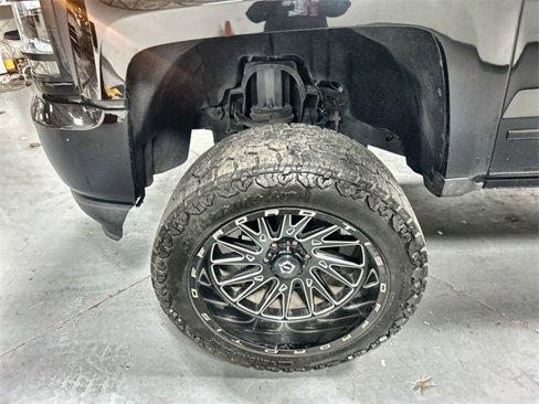 Used 2018 Chevrolet Silverado 1500 LT w/ All Star Edition image 18