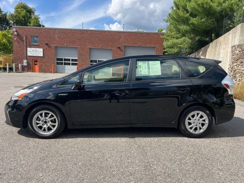 Used 2013 Toyota Prius V image 2