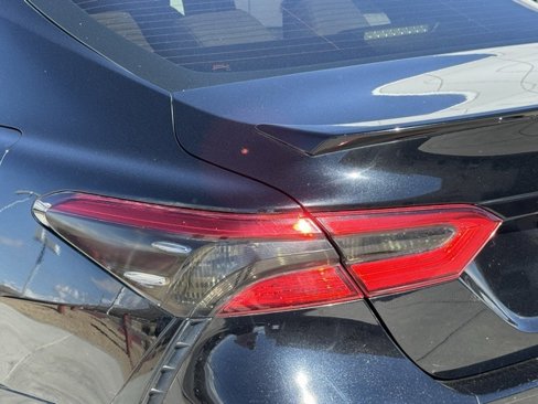 Used 2018 Toyota Camry SE image 10