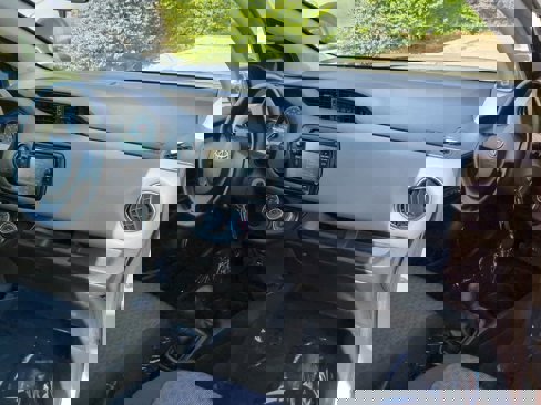 Used 2015 Toyota Yaris L image 15