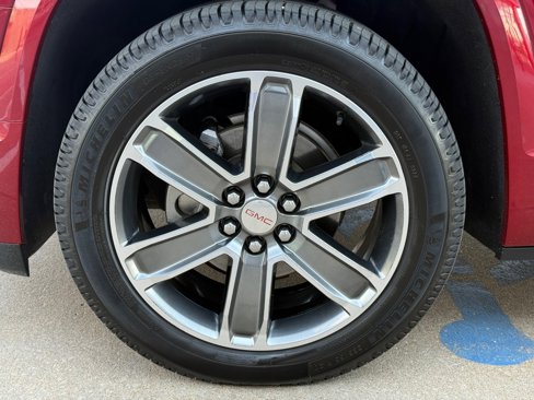 Used 2019 GMC Acadia Denali image 6