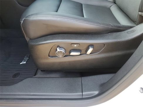 Used 2021 Cadillac XT4 Premium Luxury image 18