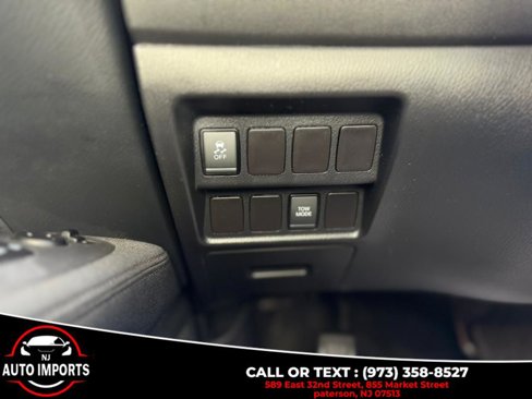 Used 2017 Nissan Pathfinder SV image 36