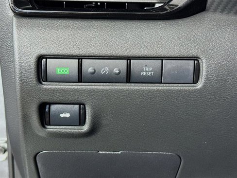 Certified 2025 Nissan Sentra SV image 11
