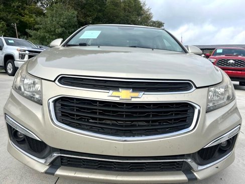 Used 2015 Chevrolet Cruze LT image 2