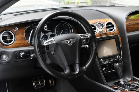 Used 2017 Bentley Continental GT image 12