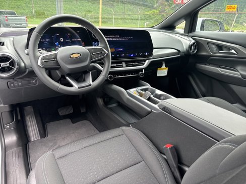 New 2025 Chevrolet Equinox EV LT w/ Comfort Package image 13