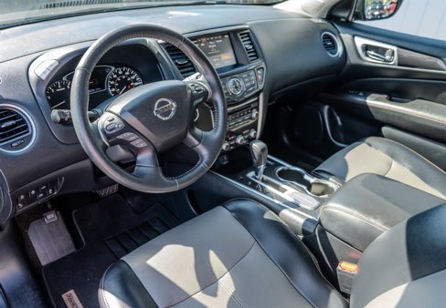 Used 2019 Nissan Pathfinder SL image 14