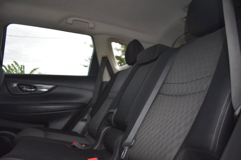 Used 2017 Nissan Rogue SV image 40