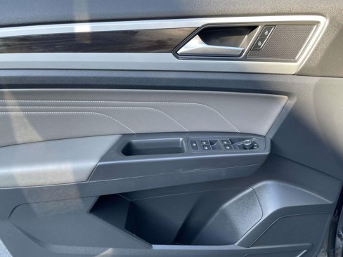 Used 2023 Volkswagen Atlas SE image 21