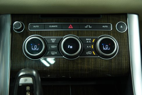 Used 2016 Land Rover Range Rover Sport HSE image 42