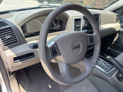 Used 2009 Jeep Grand Cherokee Laredo image 16