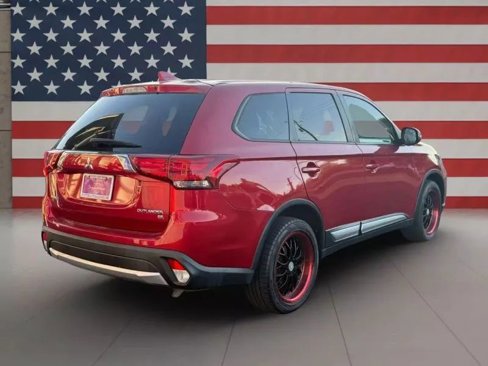 Used 2018 Mitsubishi Outlander SEL image 5