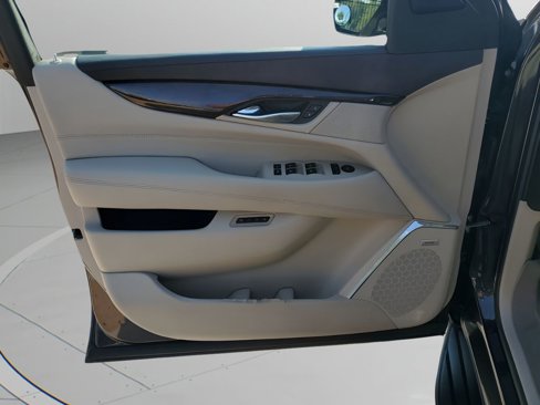 Used 2017 Cadillac Escalade Luxury image 28