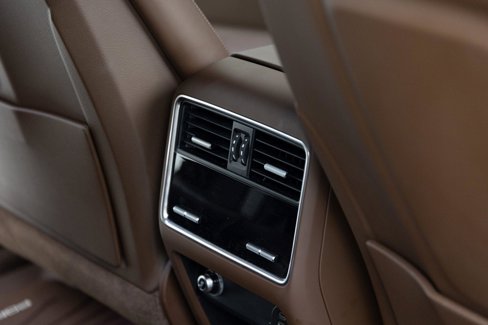 Used 2022 Porsche Cayenne Platinum Edition image 40