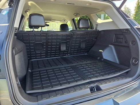 Used 2021 GMC Terrain SLT image 19