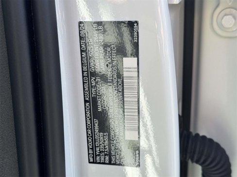 Certified 2025 Volvo XC40 B5 Core w/ Protection Package Premier image 17