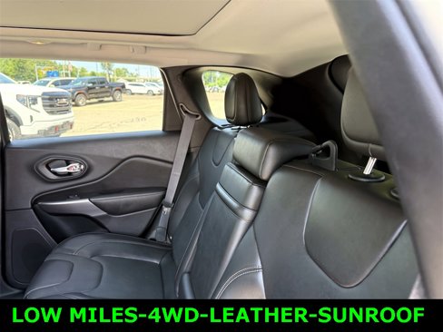 Used 2019 Jeep Cherokee Limited image 10